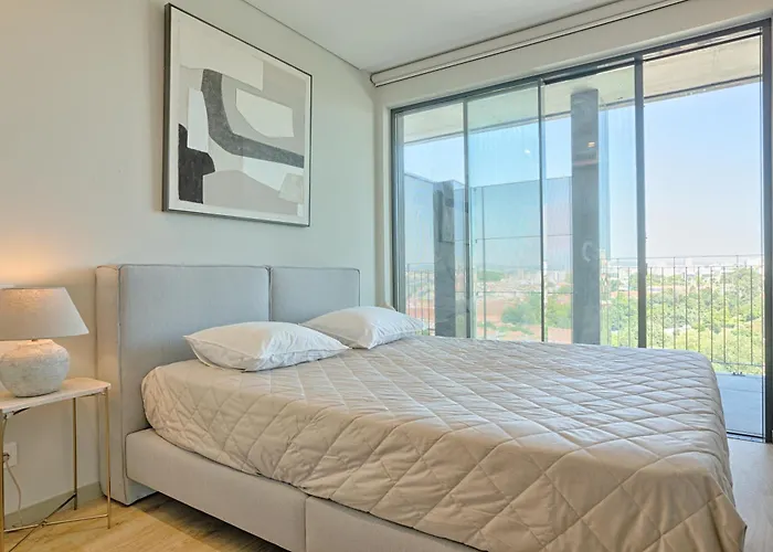 Brand New Luxurious Ap T2 - Amazing View- With Garage